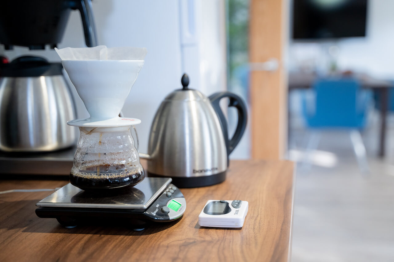 Filter coffee at table