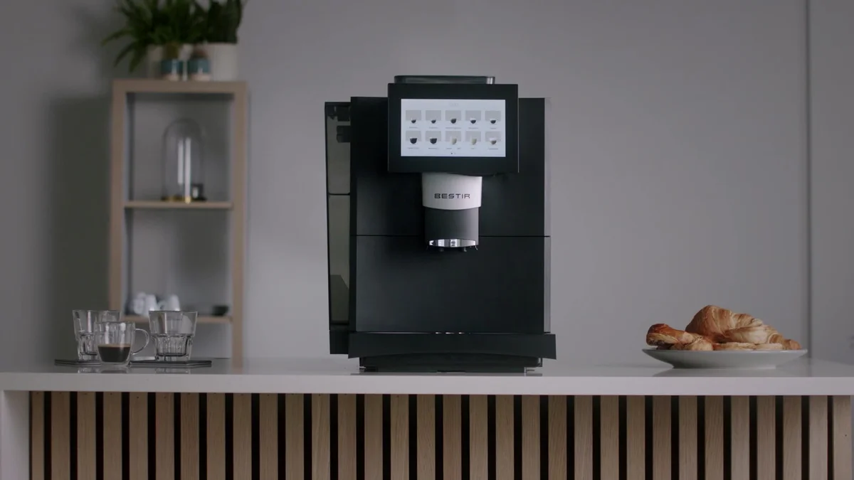 Bean to cup coffee machine